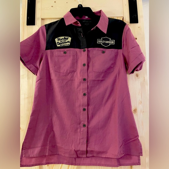 Harley Davidson Women’s button down woven shirt. - Picture 9 of 9